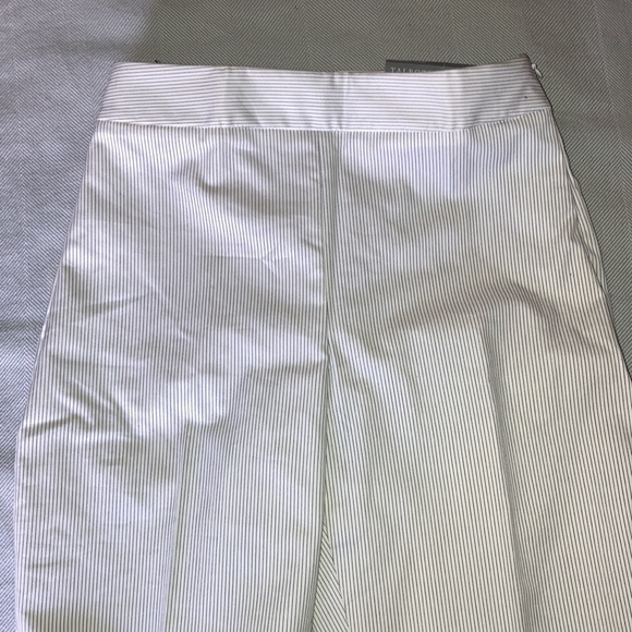 Talbots Women’s Stripped Capris - Picture 2 of 9